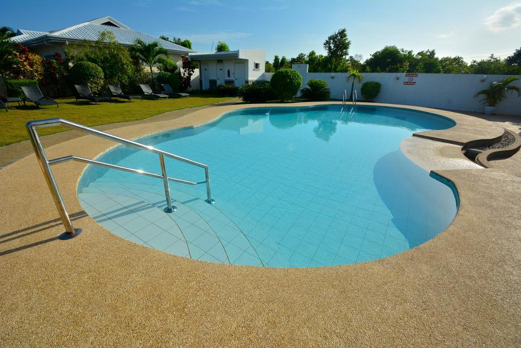 Olivia Resort Serviced Apartments And Bungalows Panglao Exterior photo